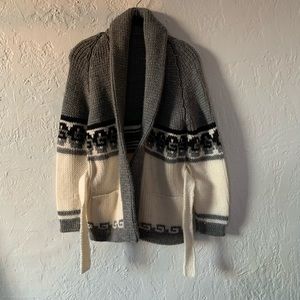 Aztec style sweater • Cardigan • Wrap